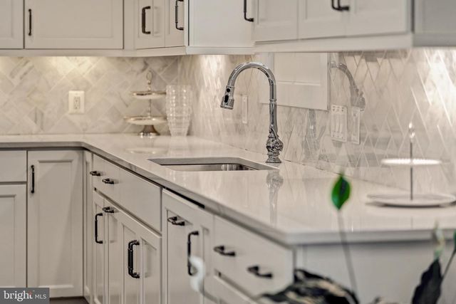 2998 BEECHWOOD LN, Falls Church, VA 22042