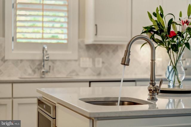 2998 BEECHWOOD LN, Falls Church, VA 22042