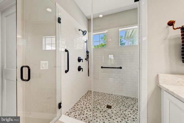 2998 BEECHWOOD LN, Falls Church, VA 22042