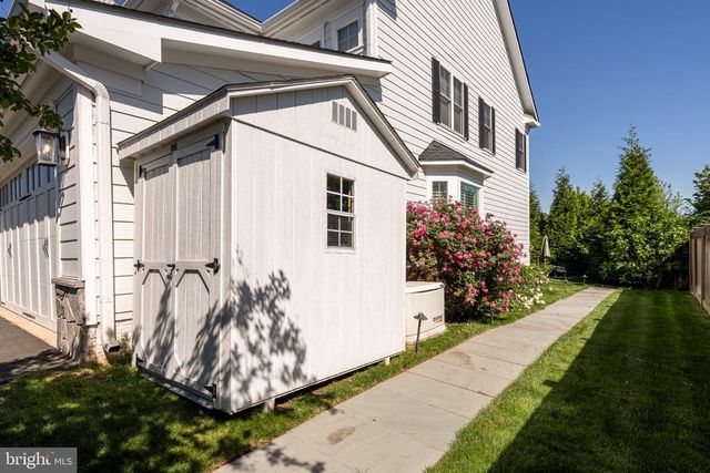 2998 BEECHWOOD LN, Falls Church, VA 22042