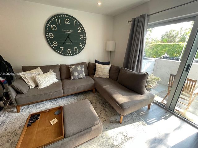 7801 NE 4th Ct 105, Miami, FL 33138