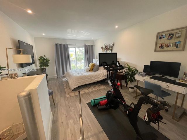 7801 NE 4th Ct 105, Miami, FL 33138