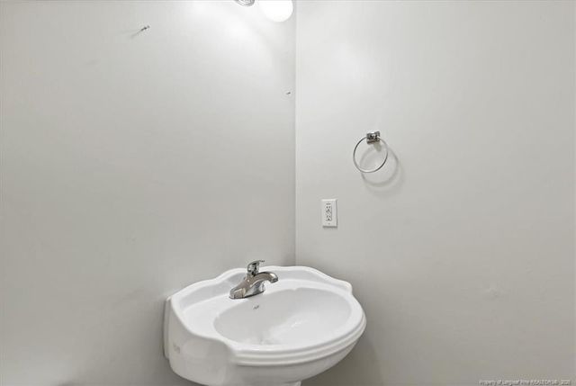 280 Hillandale Road, Spring Lake, NC 28390
