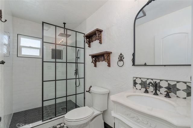 119 E 75th St, Los Angeles, CA 90003