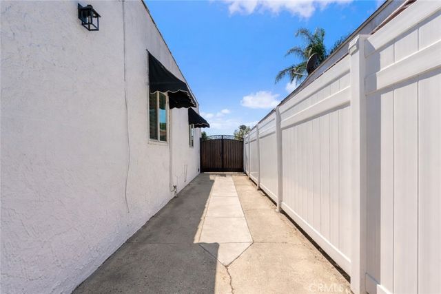 119 E 75th St, Los Angeles, CA 90003