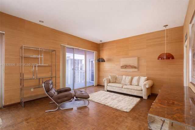 2851 NE 183rd St 2211 E, Aventura, FL 33160