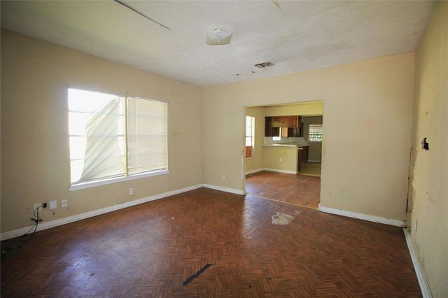 5352 Bell Street, Houston, TX 77023