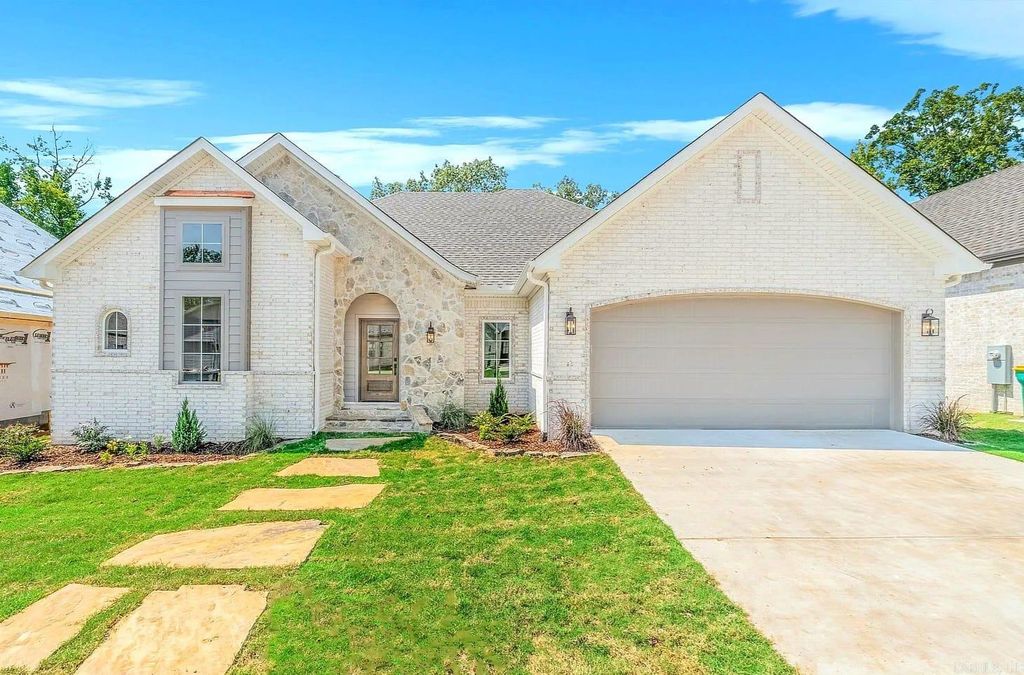 15103 Matterhorn Loop, Maumelle, AR 72113