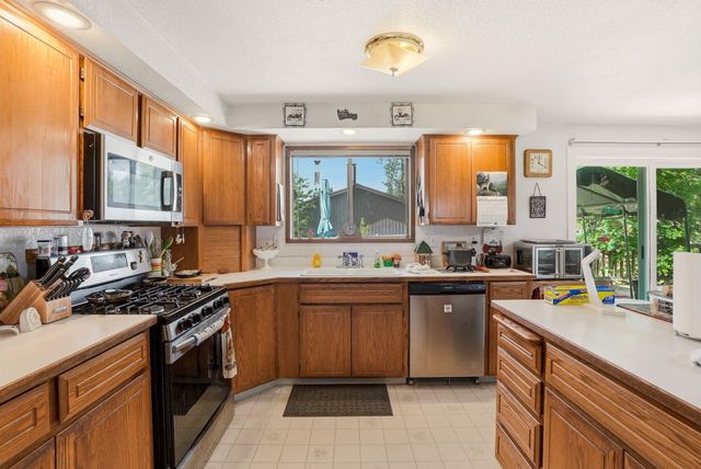 707 Crawford Ave, Deer Park, WA 99006