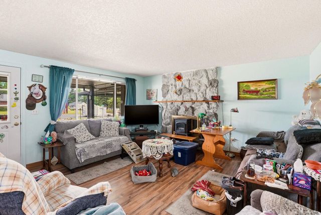 707 Crawford Ave, Deer Park, WA 99006