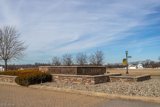 Black Duck Court, Cortland, OH 44410