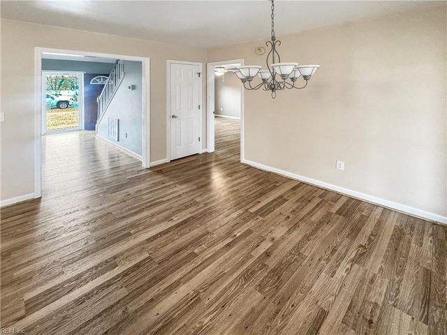 7971 Laura Ann LN, Hayes, VA 23072