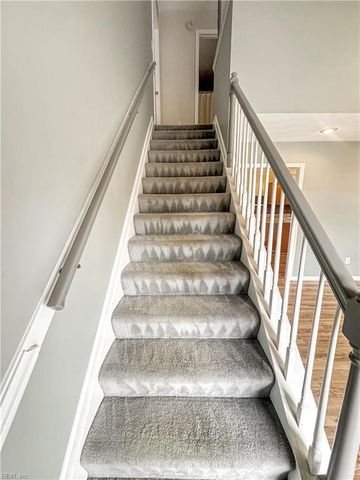 7971 Laura Ann LN, Hayes, VA 23072