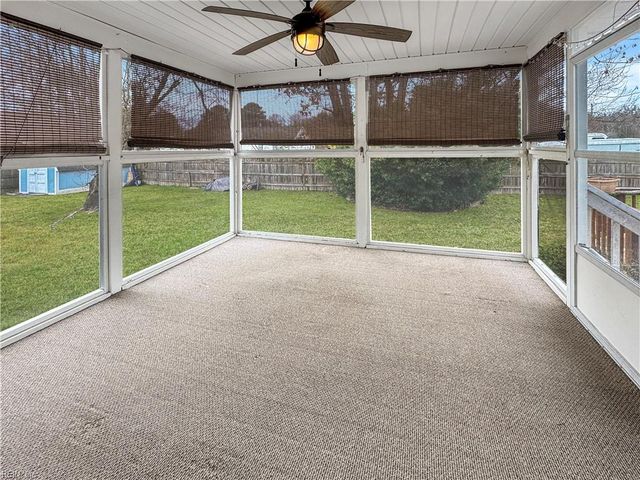 7971 Laura Ann LN, Hayes, VA 23072