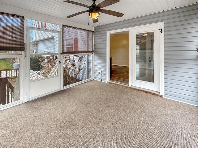 7971 Laura Ann LN, Hayes, VA 23072