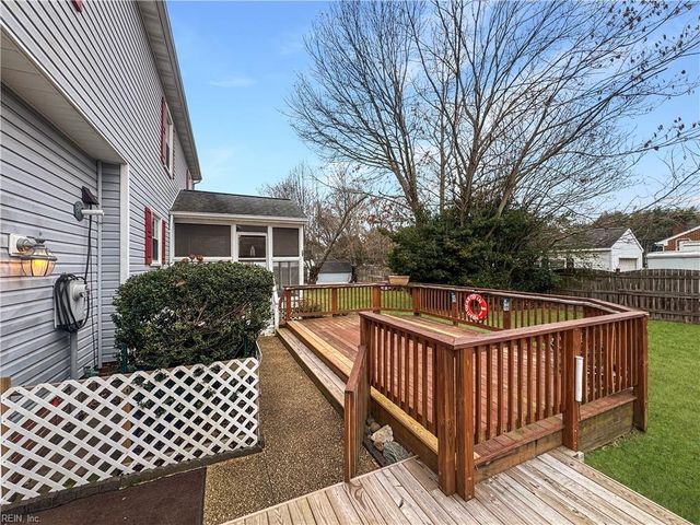 7971 Laura Ann LN, Hayes, VA 23072