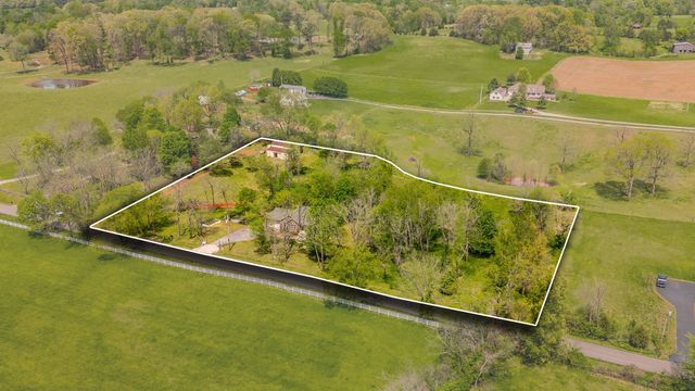 8338 Guthrie Rd, Cross Plains, TN 37049