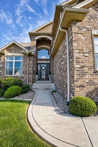 58 E Levanno Drive E, Crown Point, IN 46307