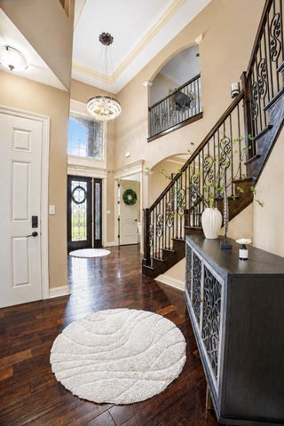 58 E Levanno Drive E, Crown Point, IN 46307