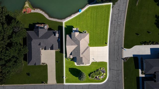 58 E Levanno Drive E, Crown Point, IN 46307