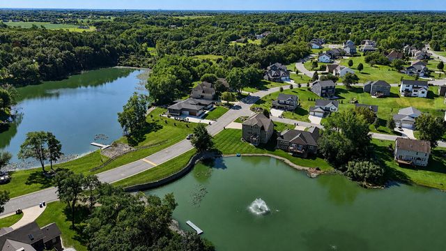 58 E Levanno Drive E, Crown Point, IN 46307