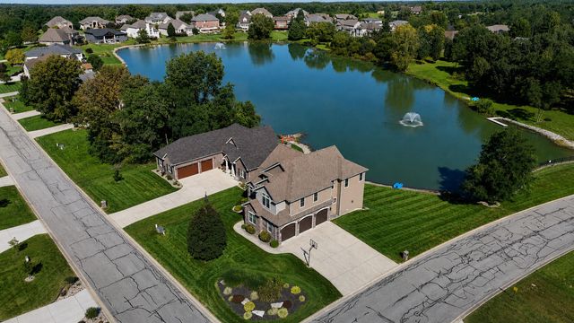 58 E Levanno Drive E, Crown Point, IN 46307