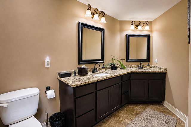 58 E Levanno Drive E, Crown Point, IN 46307