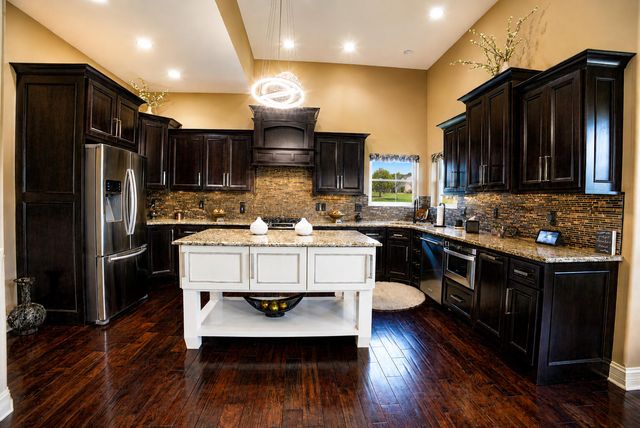 58 E Levanno Drive E, Crown Point, IN 46307