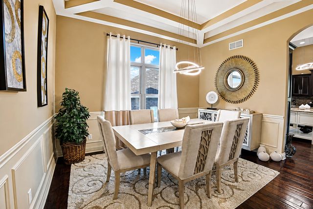 58 E Levanno Drive E, Crown Point, IN 46307