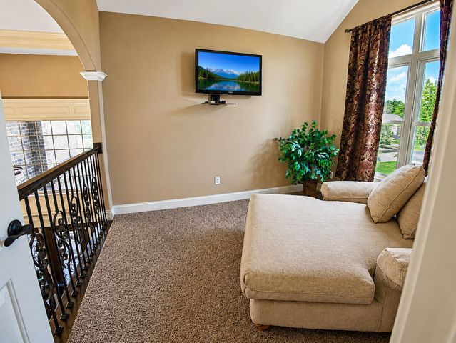 58 E Levanno Drive E, Crown Point, IN 46307