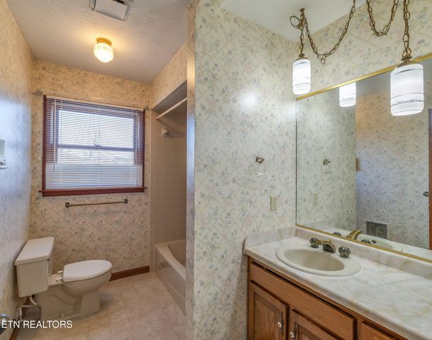 228 McCarter Lane, Cumberland Gap, TN 37724