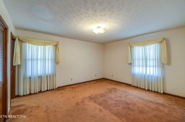 228 McCarter Lane, Cumberland Gap, TN 37724