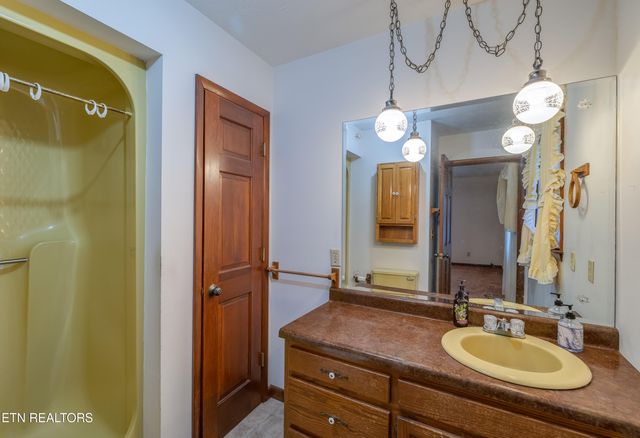 228 McCarter Lane, Cumberland Gap, TN 37724