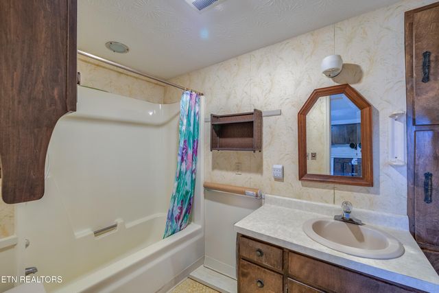 228 McCarter Lane, Cumberland Gap, TN 37724