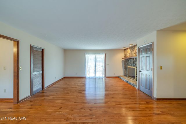 228 McCarter Lane, Cumberland Gap, TN 37724