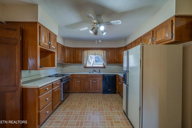 228 McCarter Lane, Cumberland Gap, TN 37724