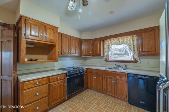 228 McCarter Lane, Cumberland Gap, TN 37724