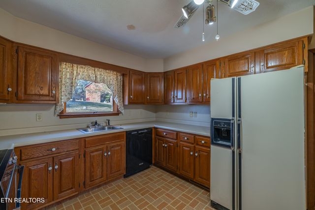 228 McCarter Lane, Cumberland Gap, TN 37724