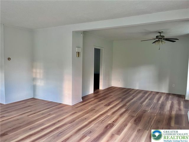 5163 Forniciari Drive, Whitehall Twp, PA 18052