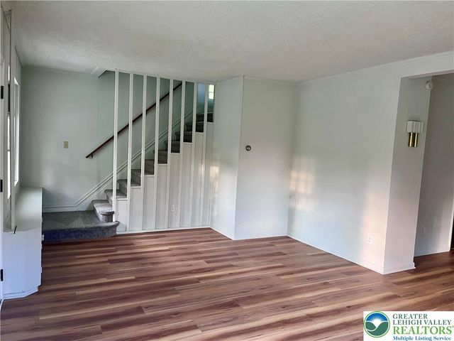 5163 Forniciari Drive, Whitehall Twp, PA 18052