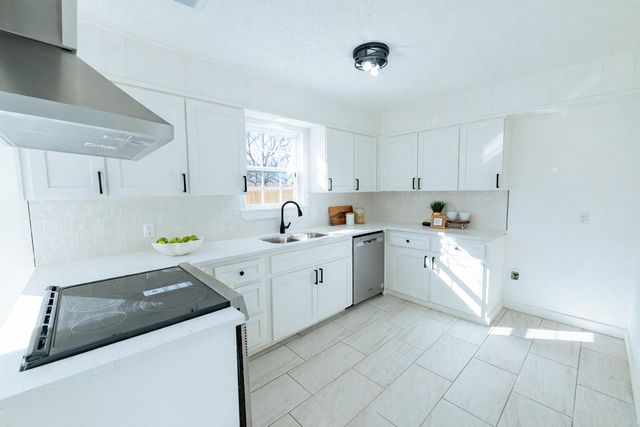 9106 Akron Avenue, Lubbock, TX 79423