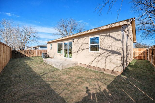 9106 Akron Avenue, Lubbock, TX 79423