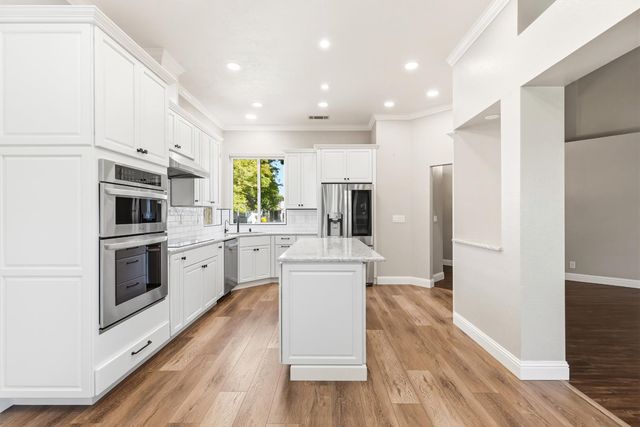 462 Chablis Way, Manteca, CA 95337