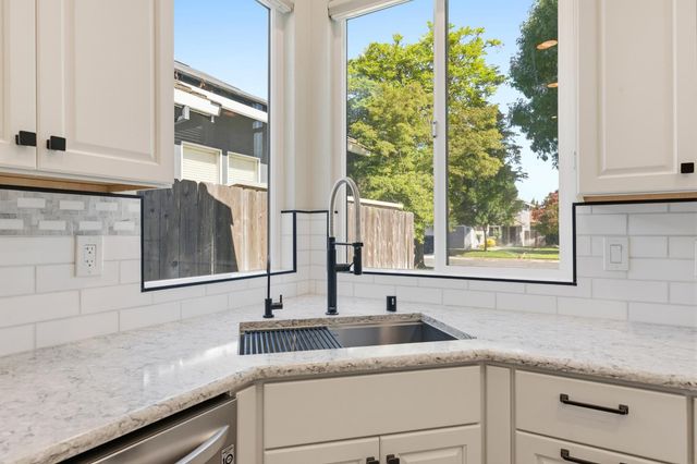462 Chablis Way, Manteca, CA 95337