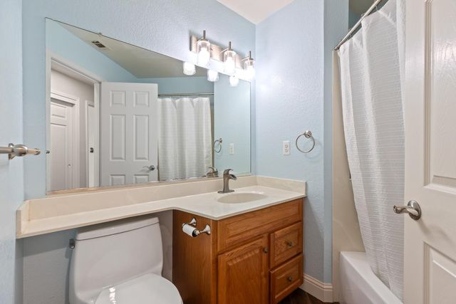 462 Chablis Way, Manteca, CA 95337