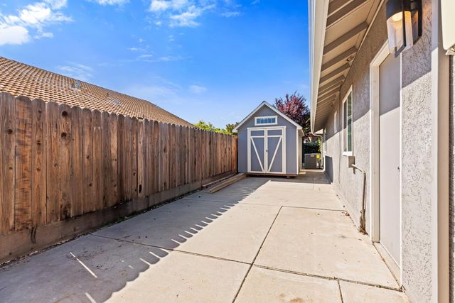 462 Chablis Way, Manteca, CA 95337
