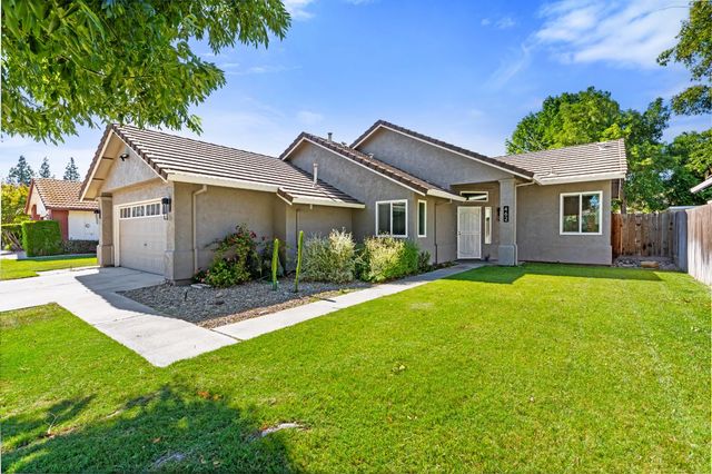 462 Chablis Way, Manteca, CA 95337
