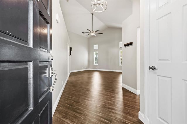 462 Chablis Way, Manteca, CA 95337
