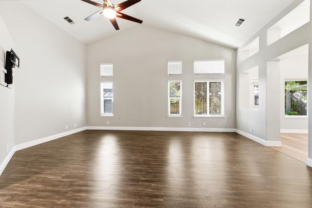462 Chablis Way, Manteca, CA 95337