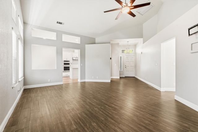 462 Chablis Way, Manteca, CA 95337